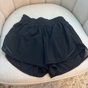 Lululemon Hotty Hot short size 4 tall